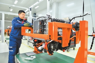 加“力”生产 向“质”而行 全省“万人助万企”活动中的“焦作实践”——以普通机械设备安装服务为例